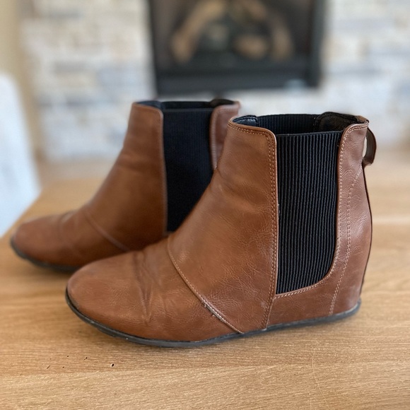 Wedge Boots - Picture 1 of 5